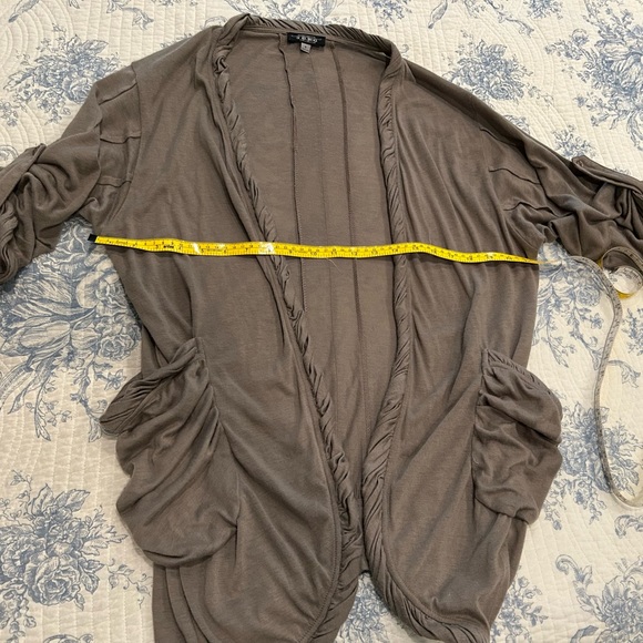 TCEC lightweight open sweater in taupe. Size Small. - Picture 3 of 6